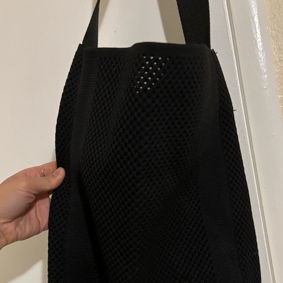 Everlane Black Do-It-All Tote Bag - Picture 6 of 6